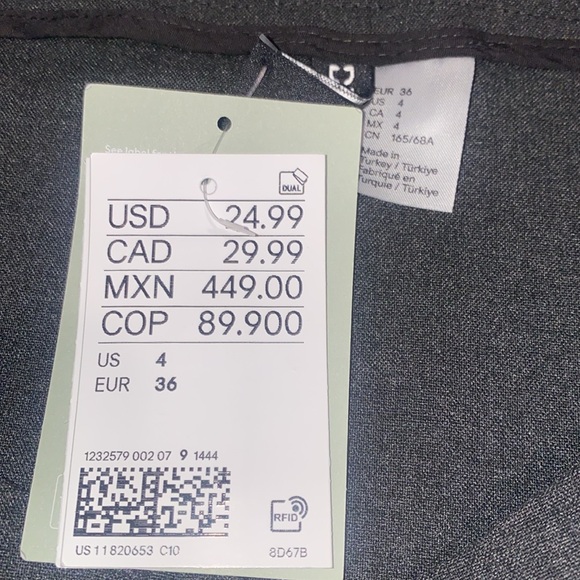 H&M grey and white poke-a-dot  pleated skirt - Picture 3 of 3